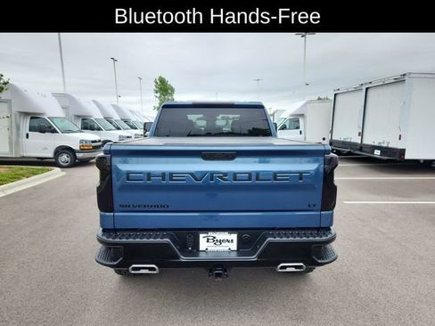 Used 2024 Chevrolet Silverado 1500 LT Trail Boss w/ LPO, Dark Essentials Package AWD/4WD image 8