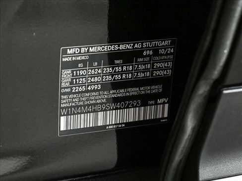 Certified 2025 Mercedes-Benz GLB 250 4MATIC w/ Exclusive Package image 26