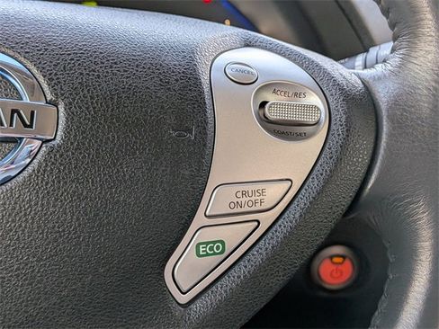 Used 2017 Nissan Leaf SV image 30