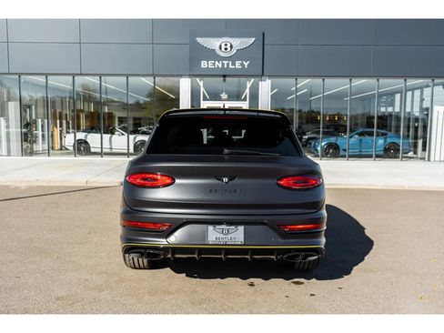 Used 2025 Bentley Bentayga image 9