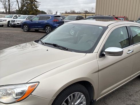 Used 2013 Chrysler 200 Limited image 5