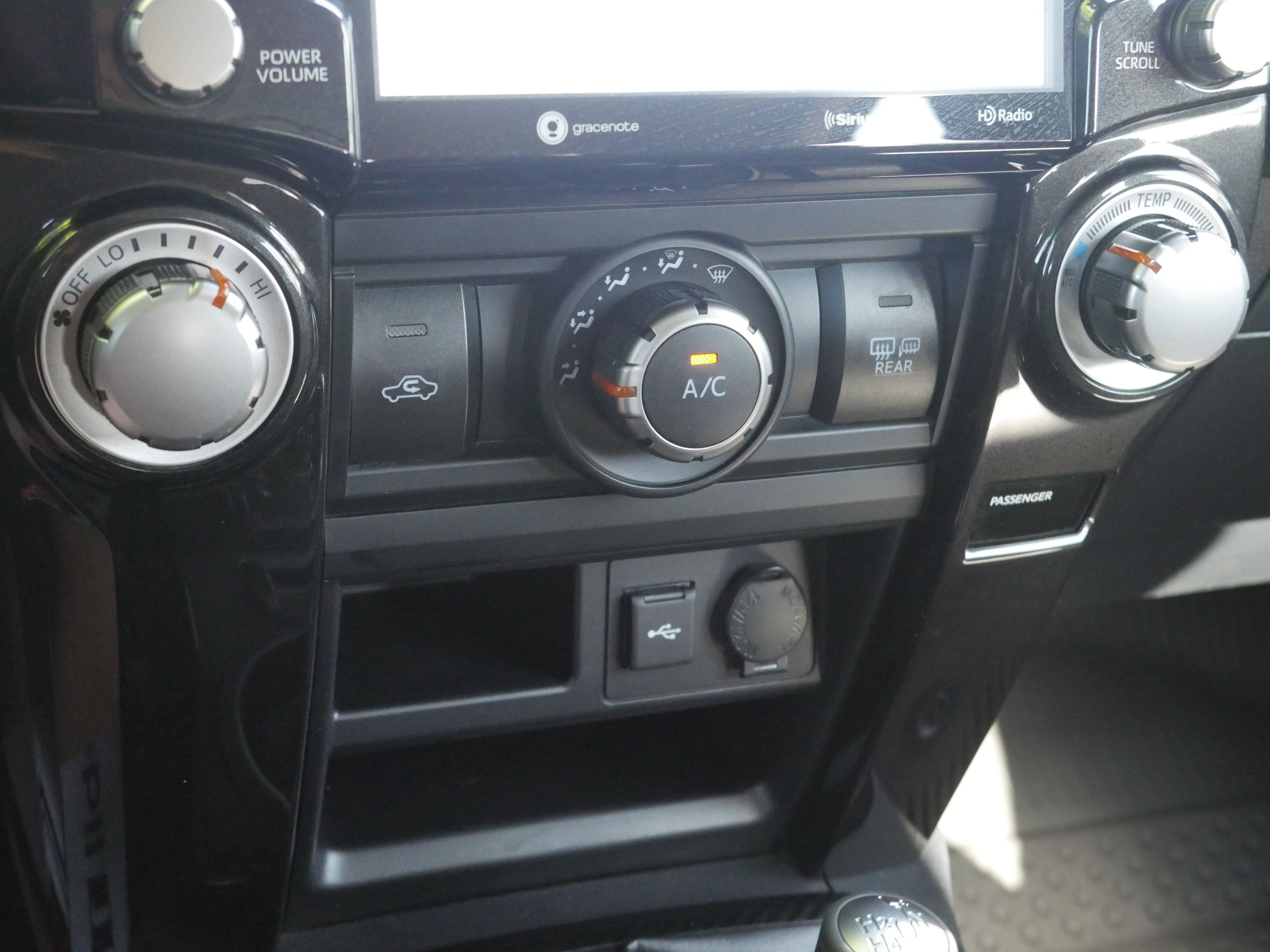 Used 2024 Toyota 4Runner TRD Off-Road Premium AWD/4WD image 11