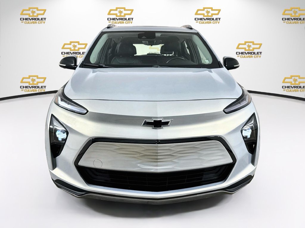 Used 2022 Chevrolet Bolt EUV Premier w/ Sun & Sound Package FWD image 2