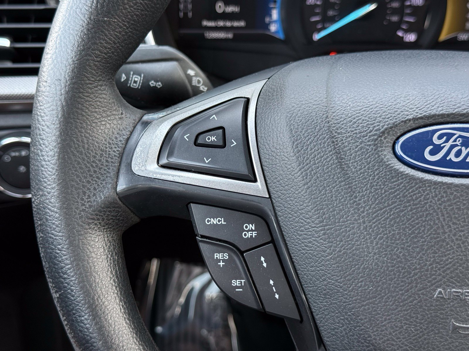 Used 2019 Ford Fusion SE FWD image 24