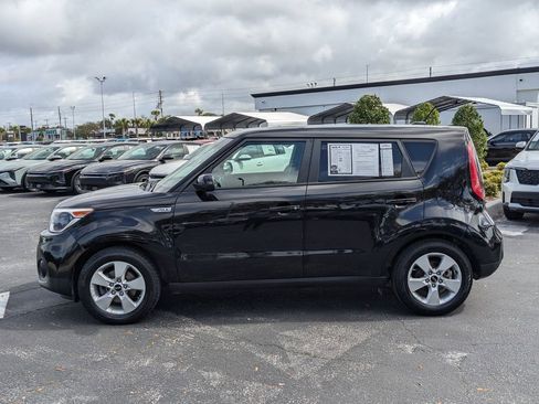 Used 2017 Kia Soul Base image 5