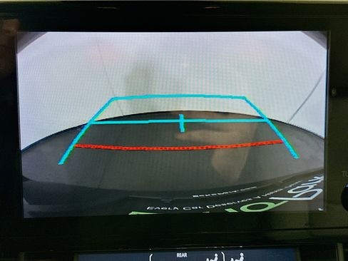 Used 2024 Toyota Sienna LE image 22