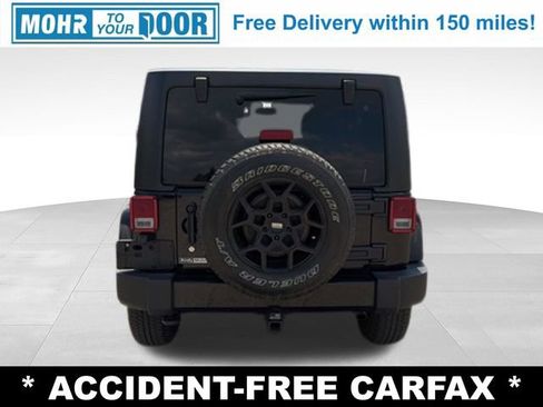 Used 2017 Jeep Wrangler Unlimited Sahara w/ Connectivity Group AWD/4WD image 4