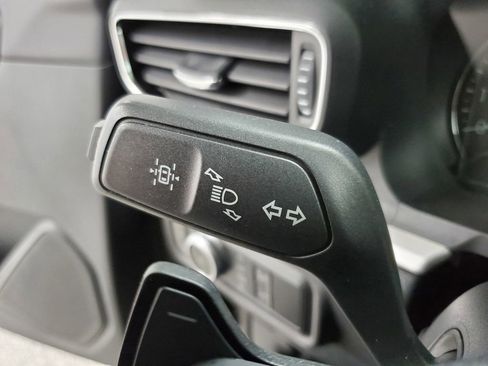 Used 2020 Ford Explorer XLT w/ Equipment Group 202A image 32