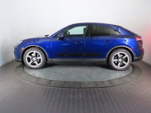 Certified 2025 Porsche Macan Electric RWD image 2