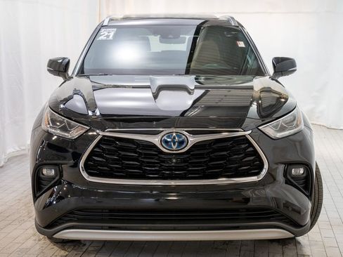 Used 2021 Toyota Highlander Platinum image 2