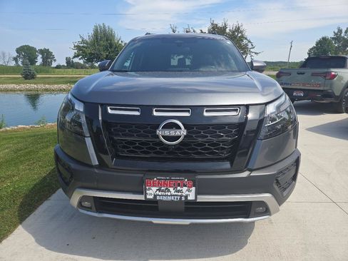 Used 2025 Nissan Pathfinder Rock Creek AWD/4WD image 2