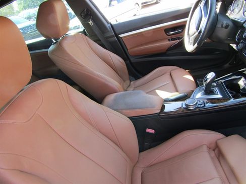 Used 2016 BMW 328i Gran Turismo xDrive image 5