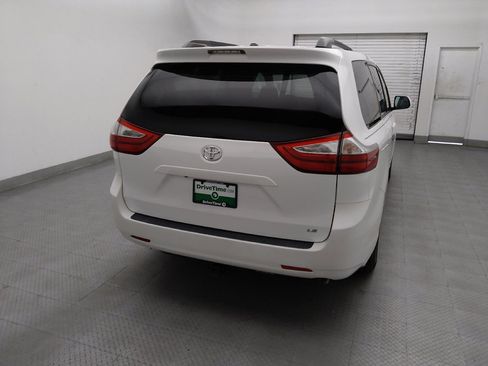 Used 2017 Toyota Sienna LE FWD image 7