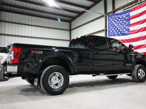 Used 2017 Ford F350 Lariat w/ Lariat Ultimate Package image 12