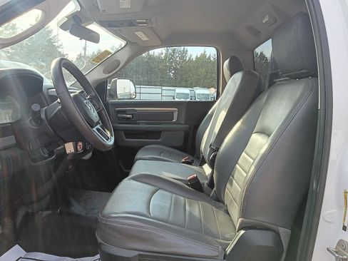 Used 2018 RAM 5500 Tradesman w/ Power & Remote Entry Group image 14