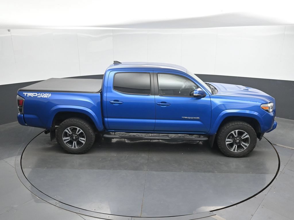 Used 2018 Toyota Tacoma TRD Sport AWD/4WD image 32