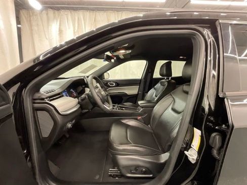 Used 2025 Jeep Compass Limited AWD/4WD image 10
