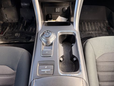 Used 2020 Ford Fusion SE image 19