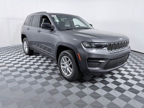 New 2025 Jeep Grand Cherokee Laredo X image 2