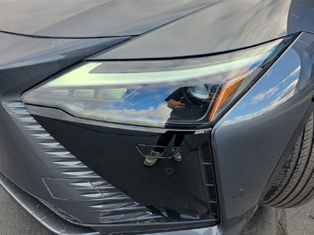 New 2026 Lexus RZ 450e AWD image 32