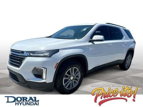 Used 2023 Chevrolet Traverse LT FWD image 1
