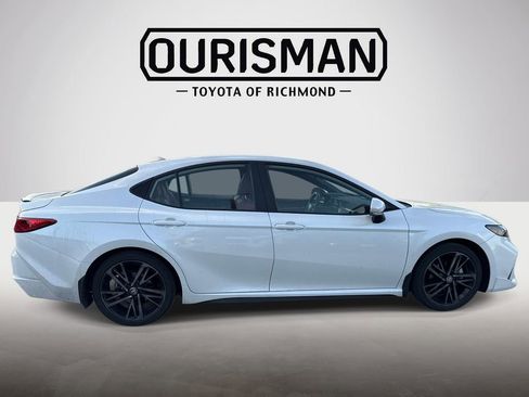 Used 2025 Toyota Camry XSE image 8