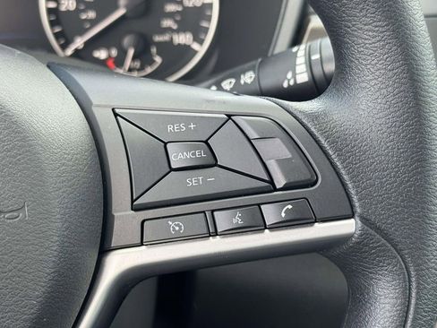 Used 2024 Nissan Altima 2.5 SV FWD image 24