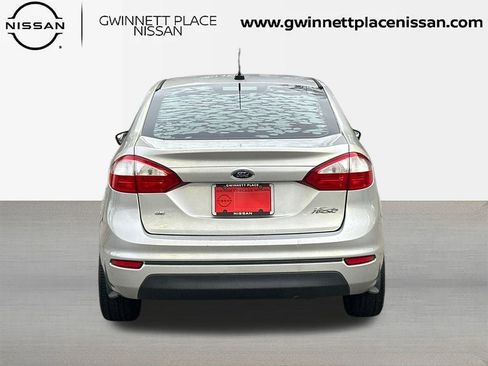 Used 2016 Ford Fiesta SE image 6