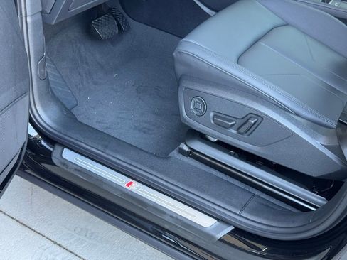 New 2025 Audi Q3 2.0T Premium image 22