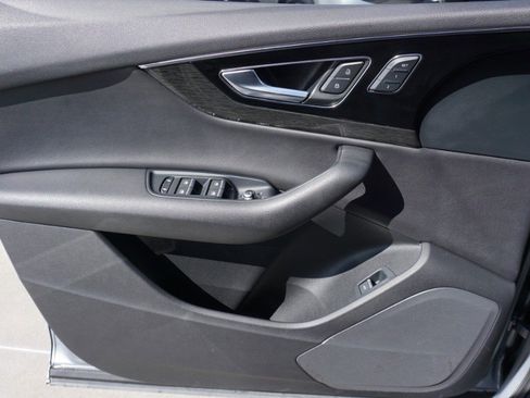 Used 2017 Audi Q7 3.0T Premium Plus w/ Premium Plus Package image 22