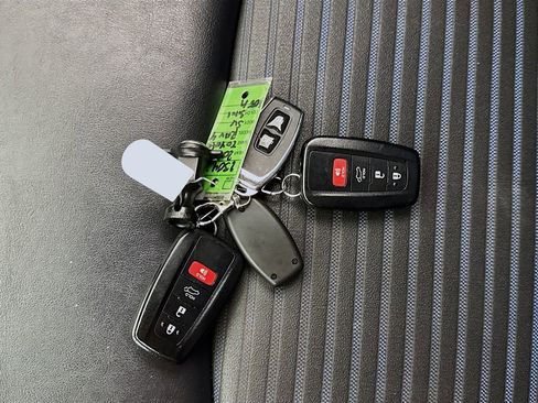 Used 2020 Toyota RAV4 XSE AWD/4WD image 34