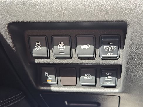 Used 2016 Nissan Pathfinder Platinum FWD image 28