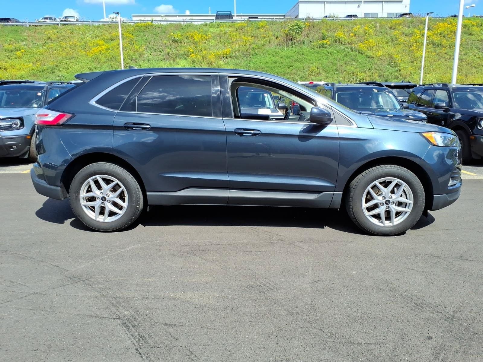 Certified 2024 Ford Edge SEL w/ Convenience Package AWD/4WD image 6