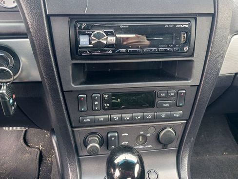 Used 2005 Ford Thunderbird RWD image 11