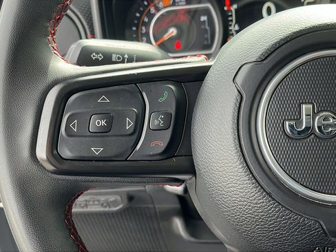 Used 2024 Jeep Wrangler Rubicon image 9
