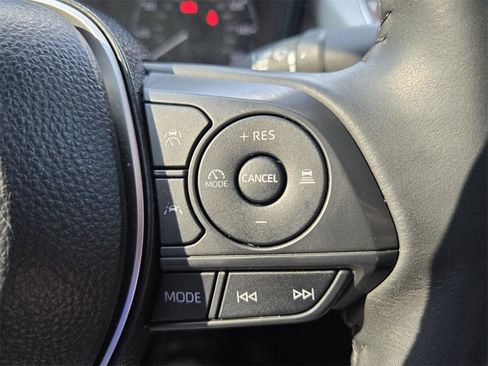 Used 2025 Toyota Corolla SE image 23