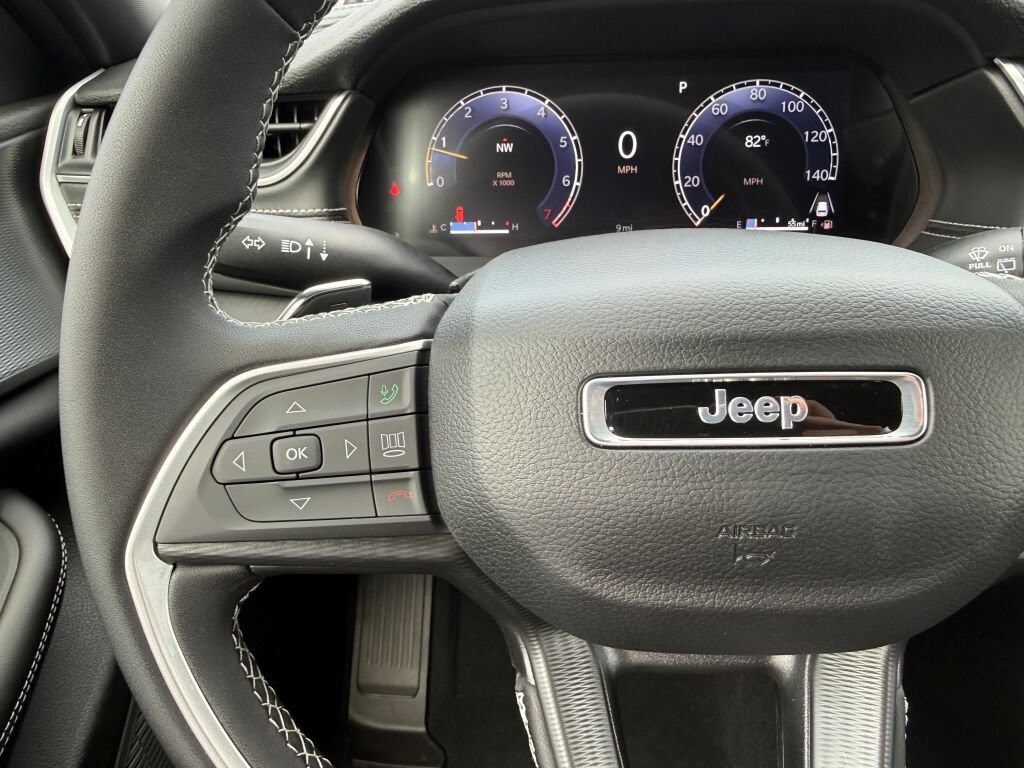 New 2027 Jeep Grand Cherokee Laredo AWD/4WD image 15