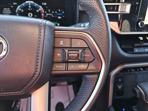 Used 2025 Toyota Sequoia SR5 image 22