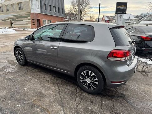 Used 2011 Volkswagen Golf 2-Door image 4