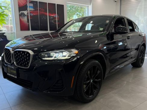 Used 2024 BMW X4 xDrive30i w/ M Sport Package AWD/4WD image 4