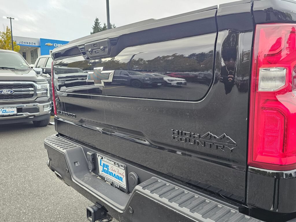 Certified 2022 Chevrolet Silverado 1500 High Country AWD/4WD image 29