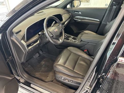 Used 2024 Cadillac XT4 Premium Luxury image 7