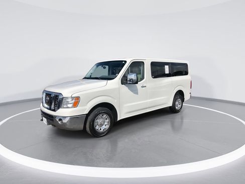 Used 2016 Nissan NV 3500 SL image 4