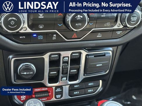 Used 2024 Jeep Wrangler Unlimited Rubicon 4xe AWD/4WD image 18