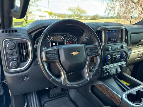 Used 2021 Chevrolet Silverado 2500 High Country w/ Technology Package AWD/4WD image 12