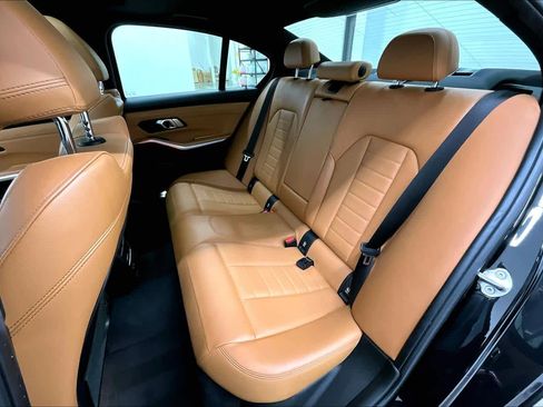 Used 2019 BMW 330i Sedan w/ M Sport Package image 21