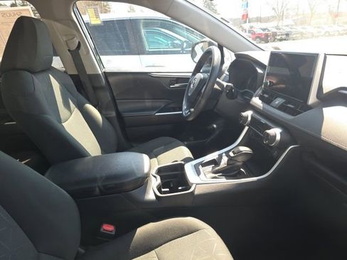 Used 2024 Toyota RAV4 XLE image 3