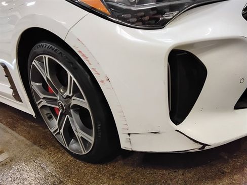 Used 2018 Kia Stinger GT1 RWD image 17