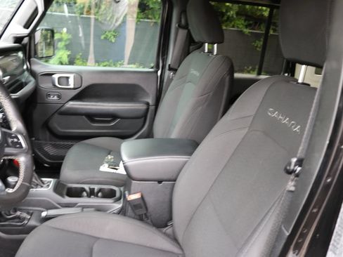 Used 2019 Jeep Wrangler Unlimited Sahara AWD/4WD image 11