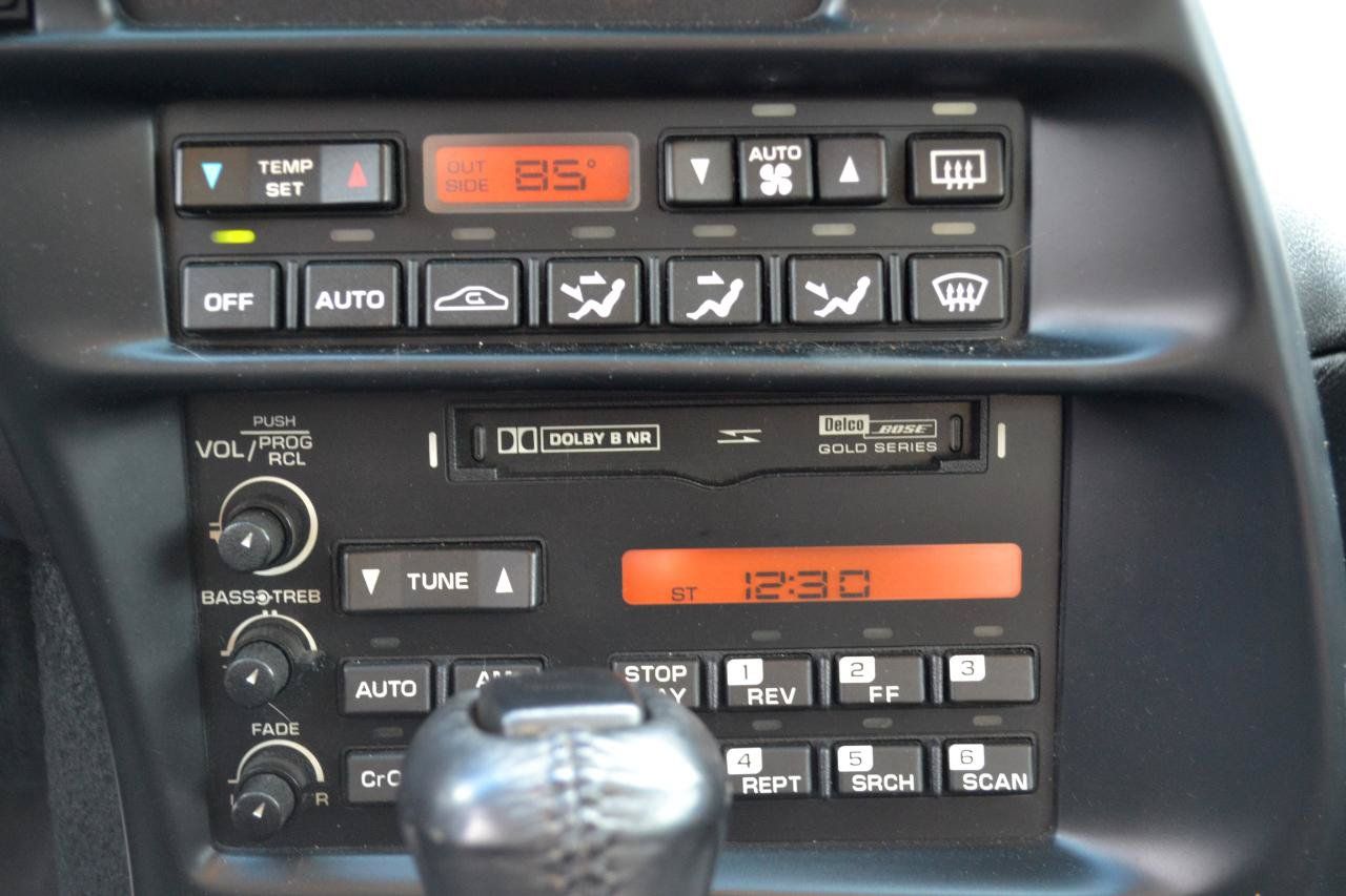 Used 1996 Chevrolet Corvette Coupe RWD image 21